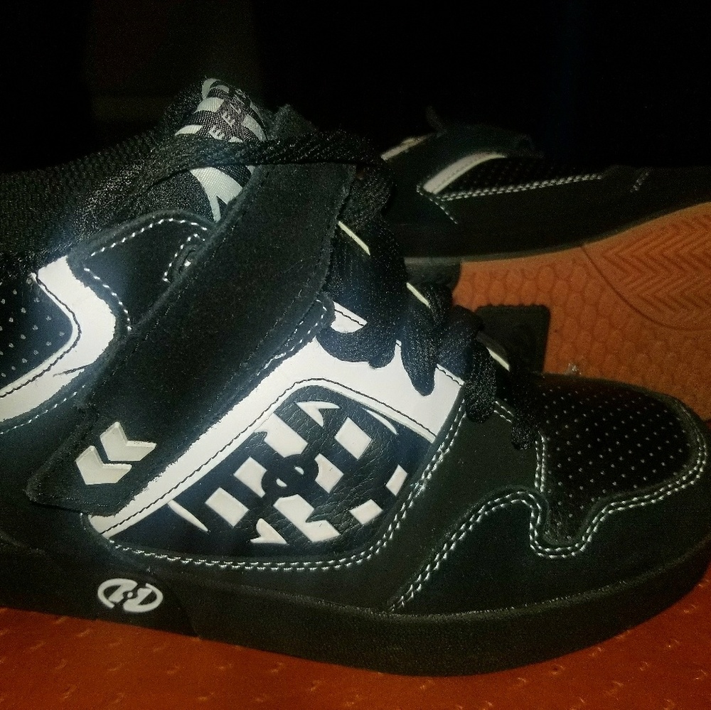 Mens/Boys/Teens  Heelys HX1 Sz 8 w/wheels